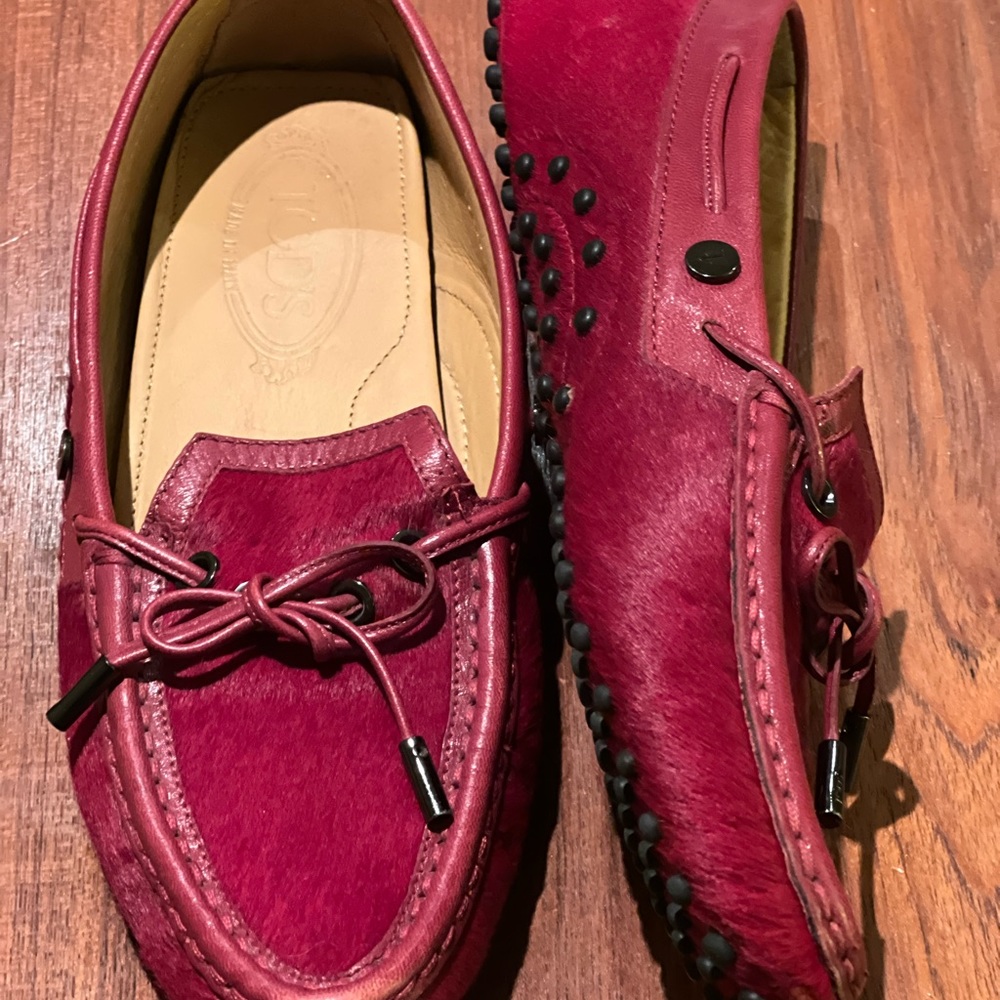 Tod’s Gommino Women’s Loafers Driving Shoes  US 8.5 Cranberry Calfskin & Leather